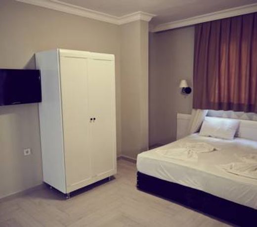 Two Seas Hotel