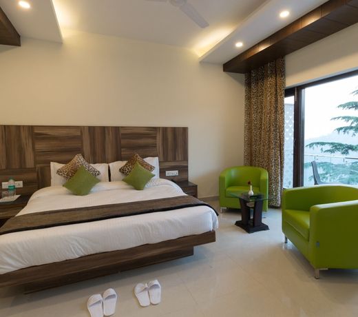 Hotel Seven Oaks