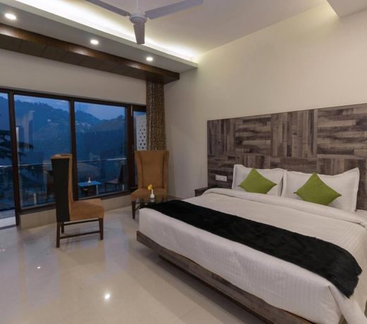 Hotel Seven Oaks