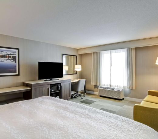 Hampton Inn & Suites by Hilton Saskatoon Airport