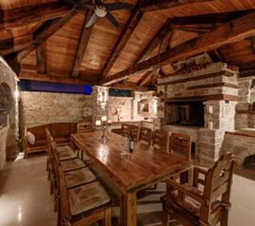 Luxurious Villa in Murter with Pool