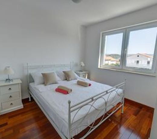 Luxurious Villa in Murter with Pool