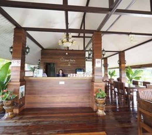 Chomna Resort
