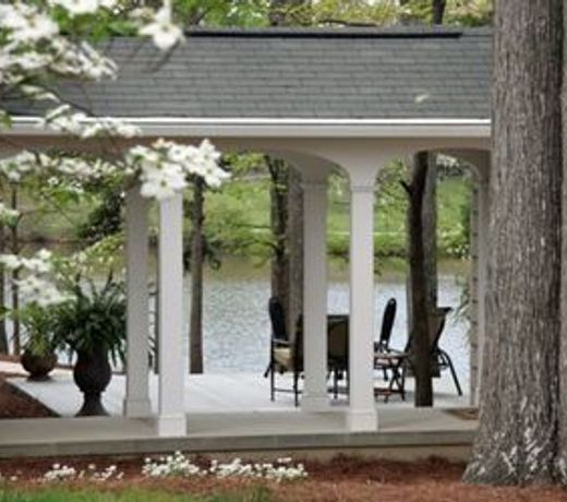 The Twin Lakes Lodge