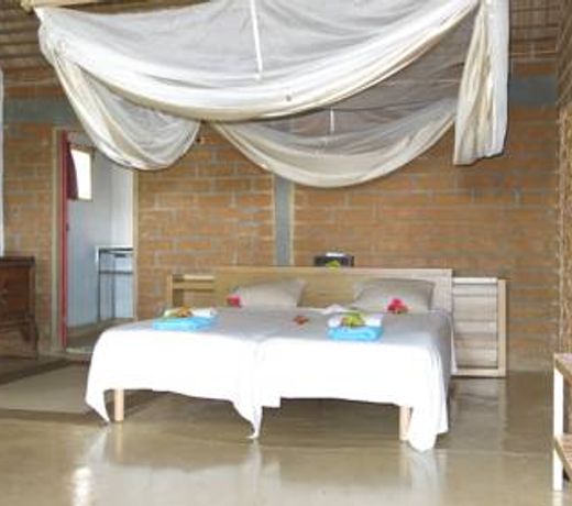 Moheli Laka Lodge