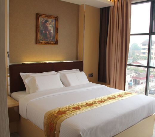Capital O 90130 Sawadee Hotel