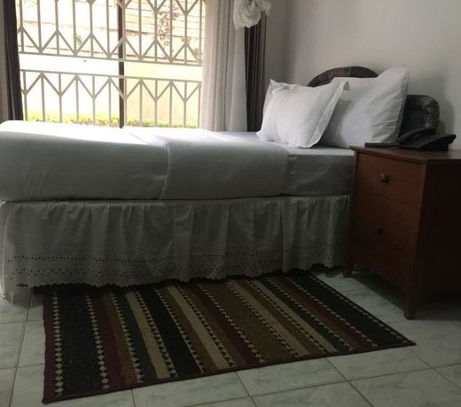 Romalo Guesthouse