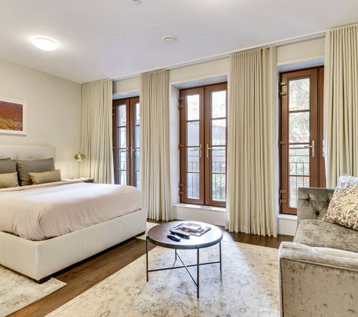 Gramercy Townhouse by Sudha