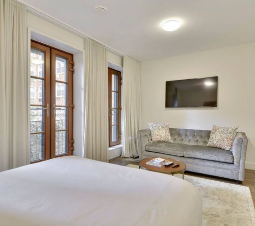 Gramercy Townhouse by Sudha