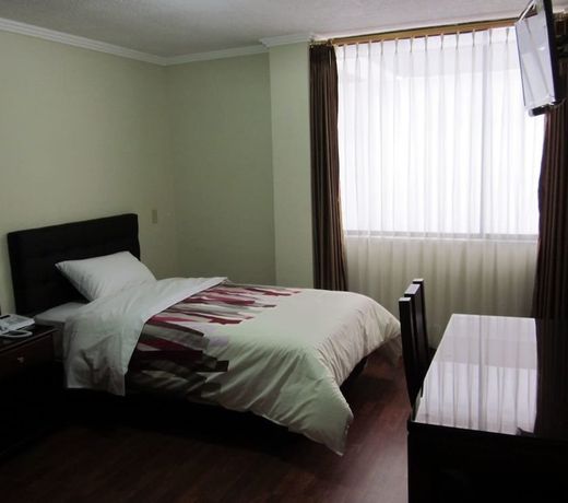 Hotel Lef