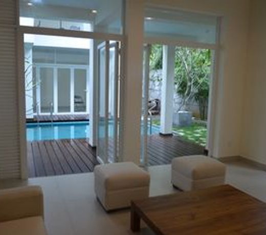 Anchorage Villa