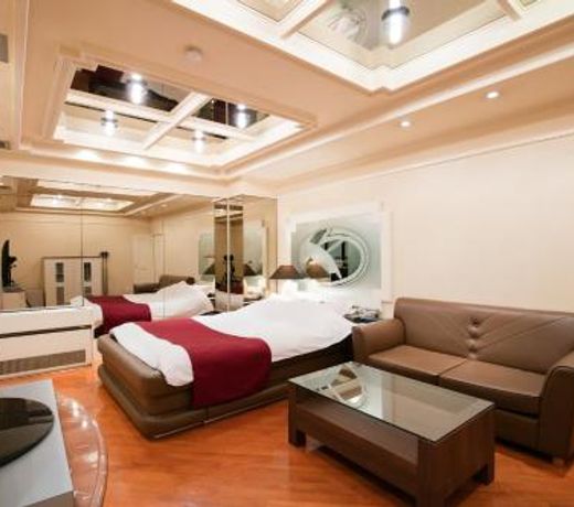 HOTEL PERRIER (Adult Only)