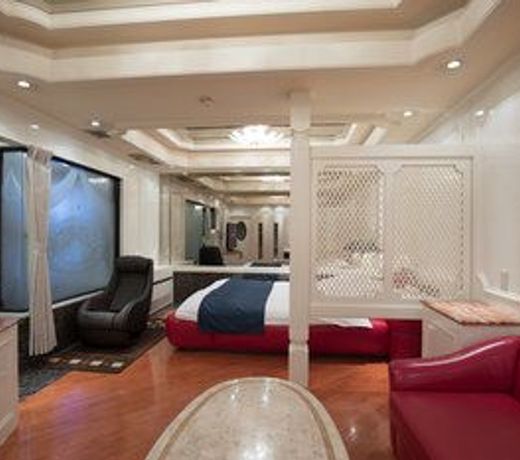 HOTEL PERRIER (Adult Only)