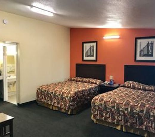 Scottish Inn and Suites