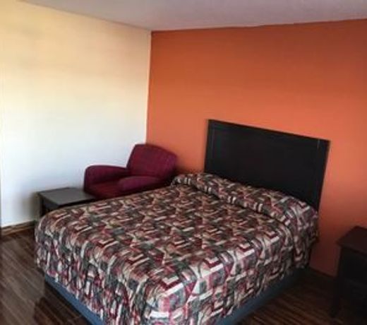 Scottish Inn and Suites
