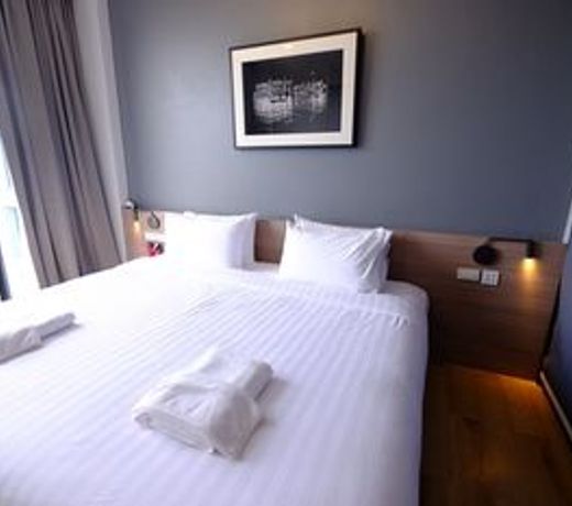 R Photo Hotel