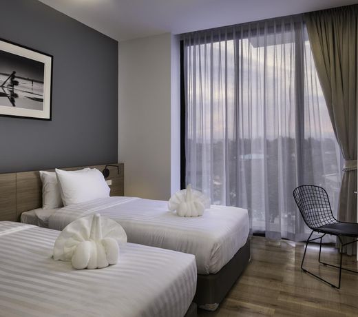 R Photo Hotel