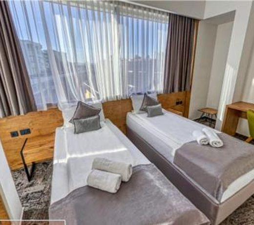 Orange Hotel