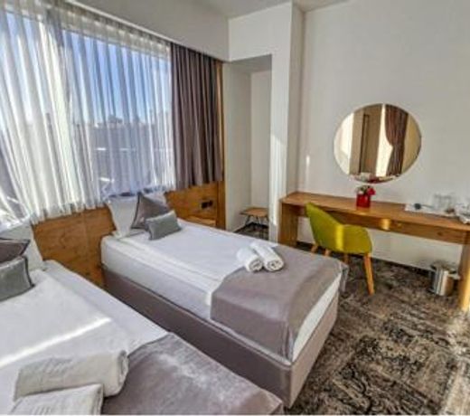 Orange Hotel