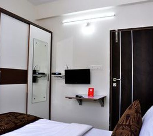 OYO 9533 Hotel Milind Villa
