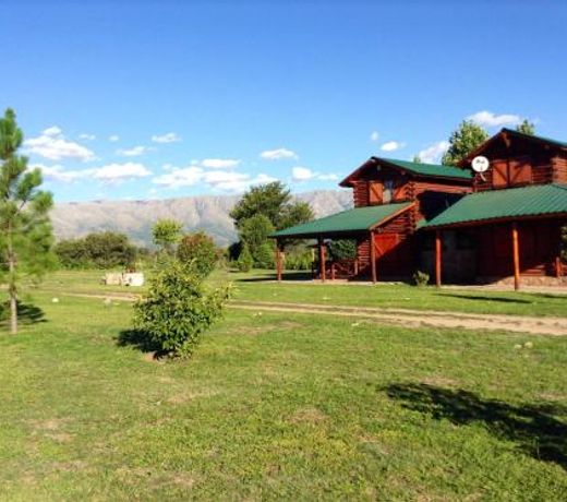 Las Cortaderas Cabañas de Tronco