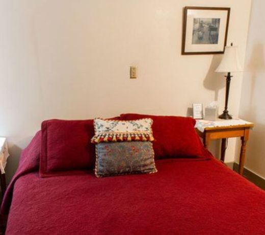 The Stagecoach Inn Bed & Breakfast and Five20 Social Stop