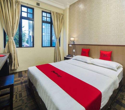 RedDoorz Plus near Lavender Street