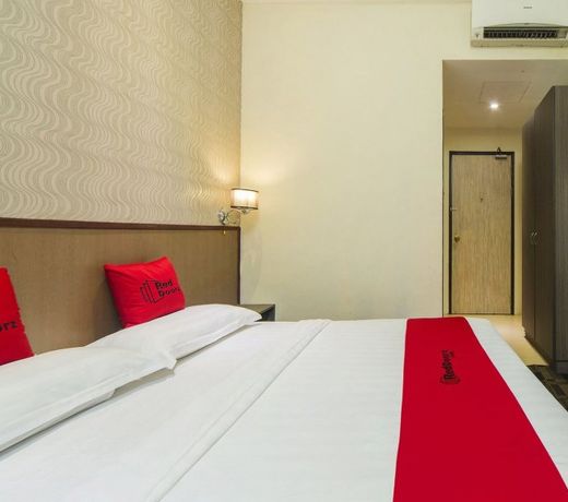 RedDoorz Plus near Lavender Street