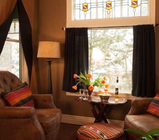 Peabody House Historic Inn and Cottages