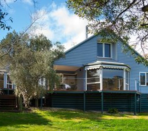 Boatshed Villa Green Door