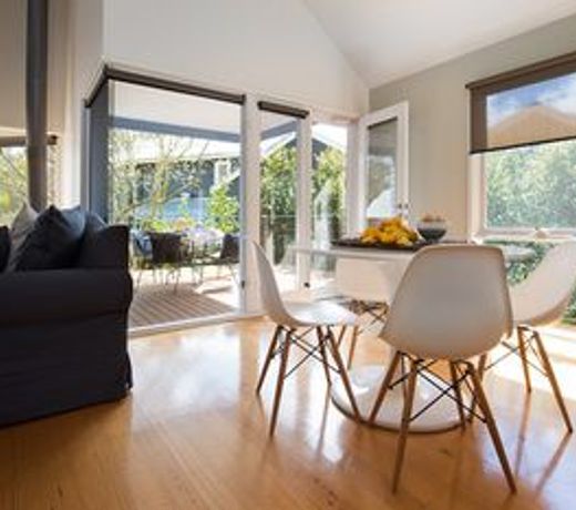 Boatshed Villa Yellow Door