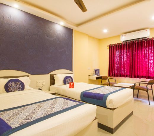 Capital O 11079 Hotel Prestige