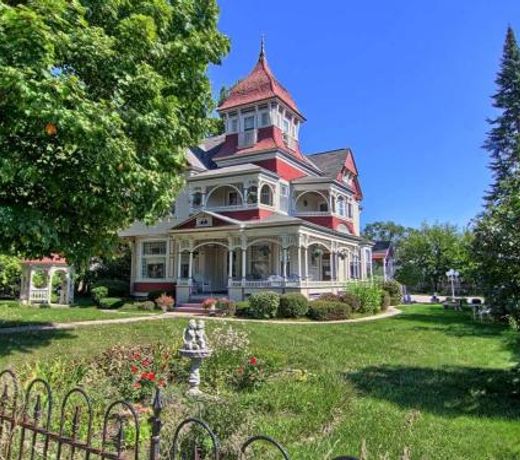 Grand Victorian B&B Inn