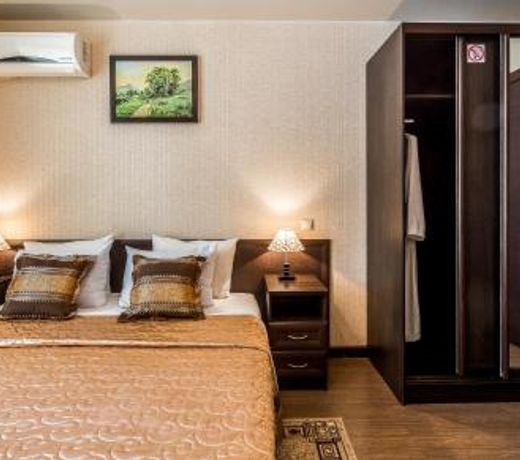 Hotel Bravo