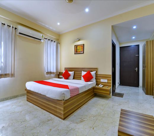 Townhouse 828 Hotel Stay Fine