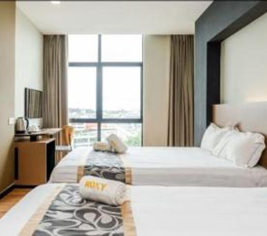 Roxy Hotel & Apartments