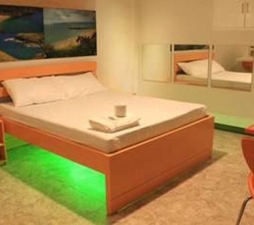 Dianne Gardens Hotel