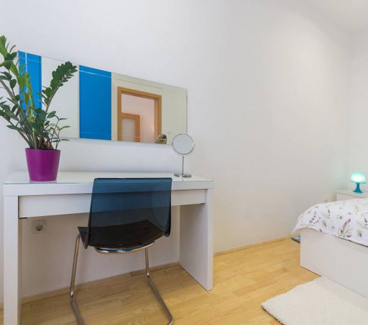 UpARTment 89 CENTER, FREE PARKING, SPACIOUS, QUIET