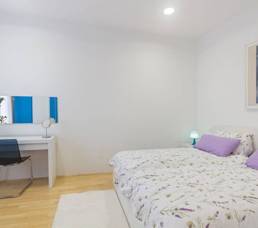 UpARTment 89 CENTER, FREE PARKING, SPACIOUS, QUIET