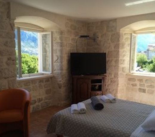 Villa Mariner
