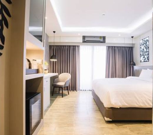Nadee 10 Resort & Hotel
