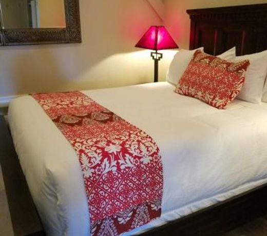 Lantern Light Inn - Romantic Getaway