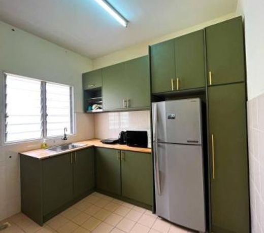 LeCOMFY GUESTHOUSE HOMESTAY AT  TAMBUN