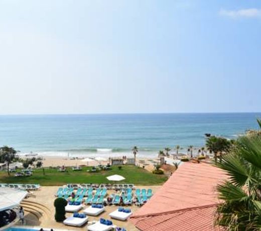 C Flow Beach Resort