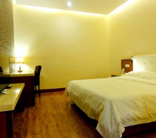 Qingdao Hua Qi Kaiserdom Hotel