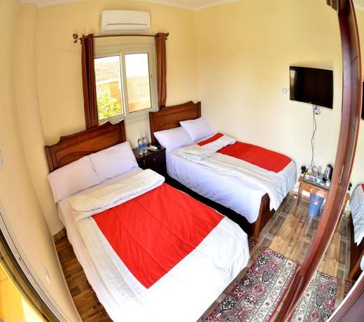 Royal Pyramids Inn