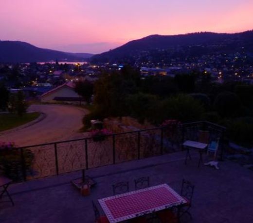 Studio avec vue sur le lac jardin amenage et wifi a Gerardmer a 1 km des pistes