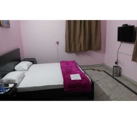 OYO 15080 Aman Inn Guest House