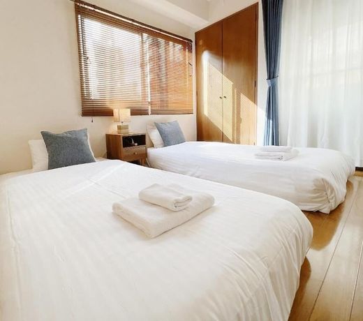Pine Tree Hotel