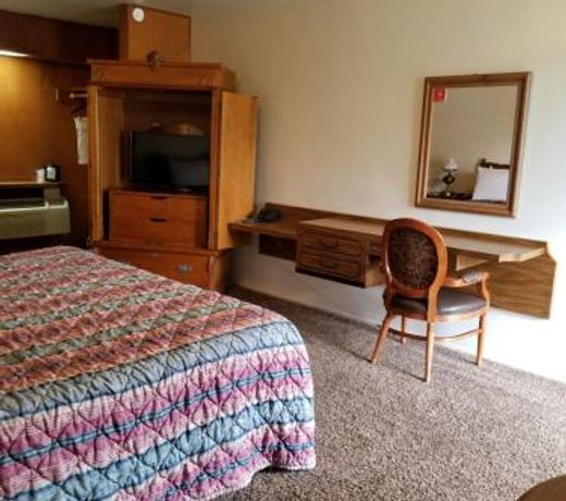Plaza Motel